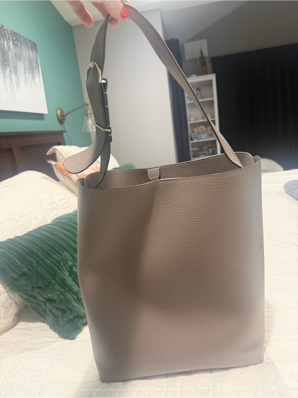 Cuyana Pebbled Bucket Shoulder Bag in Taupe Brown